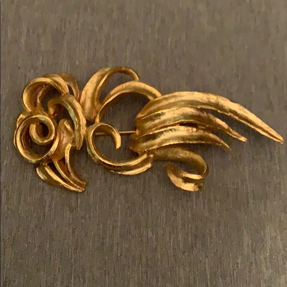 ORENA PARIS VINTAGE GOLD TONE BROOCH PIN - Picture 2 of 9